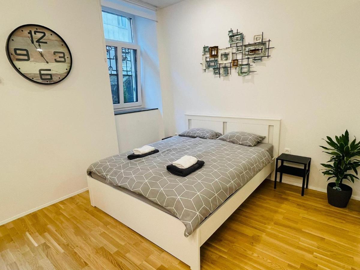 Loni'S Place Apartments Любляна Екстер'єр фото